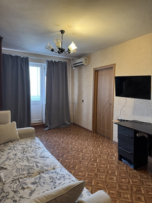 Продам трехкомнатную (3-комн.) квартиру, Елькина ул, 84а, Челябинск г