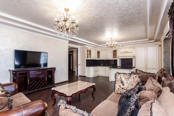 Продам трехкомнатную (3-комн.) квартиру, Дальняя ул, 8к1, Краснодар г
