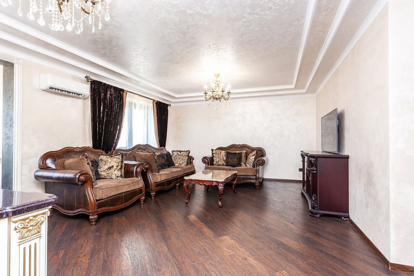 Продам трехкомнатную (3-комн.) квартиру, Дальняя ул, 8к1, Краснодар г