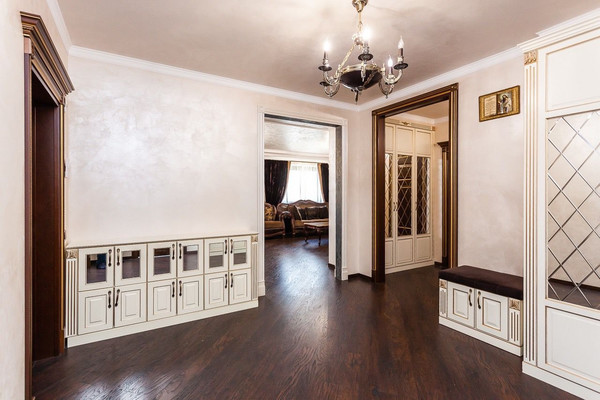 Продам трехкомнатную (3-комн.) квартиру, Дальняя ул, 8к1, Краснодар г