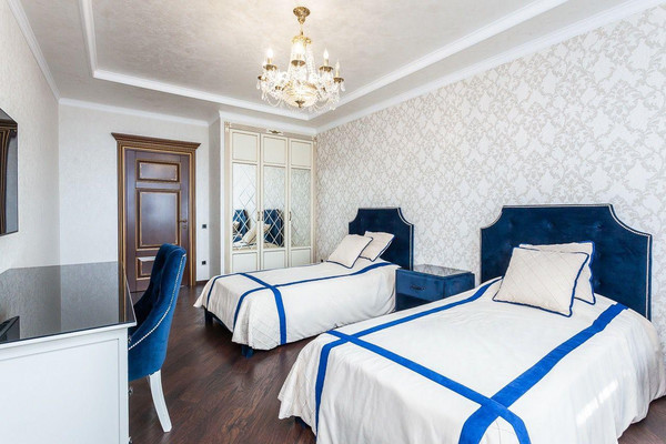 Продам трехкомнатную (3-комн.) квартиру, Дальняя ул, 8к1, Краснодар г
