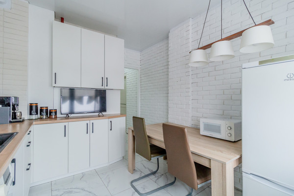 Продам однокомнатную (1-комн.) квартиру, Летняя ул, 72, Калининград г