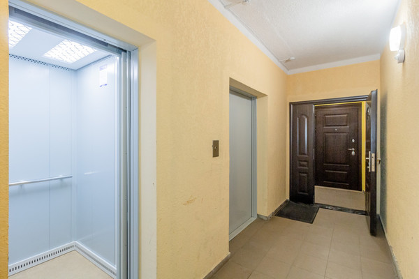 Продам однокомнатную (1-комн.) квартиру, Летняя ул, 72, Калининград г