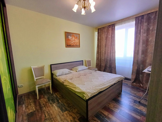 Продам двухкомнатную (2-комн.) квартиру, Крылова ул, 36, Симферополь г