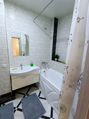 Продам двухкомнатную (2-комн.) квартиру, Крылова ул, 36, Симферополь г