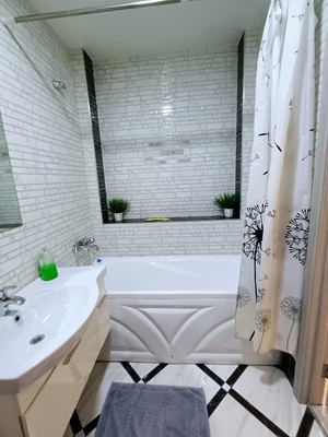 Продам двухкомнатную (2-комн.) квартиру, Крылова ул, 36, Симферополь г