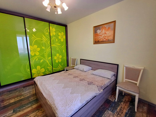 Продам двухкомнатную (2-комн.) квартиру, Крылова ул, 36, Симферополь г