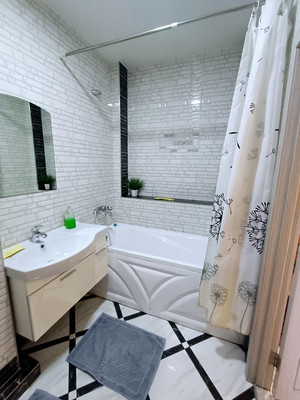 Продам двухкомнатную (2-комн.) квартиру, Крылова ул, 36, Симферополь г