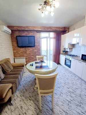 Продам двухкомнатную (2-комн.) квартиру, Крылова ул, 36, Симферополь г