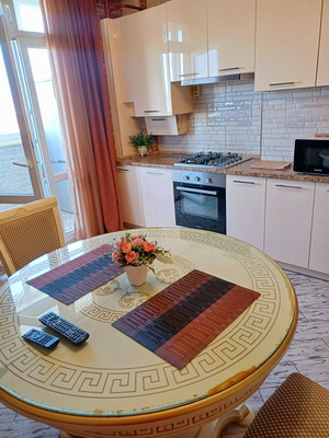 Продам двухкомнатную (2-комн.) квартиру, Крылова ул, 36, Симферополь г