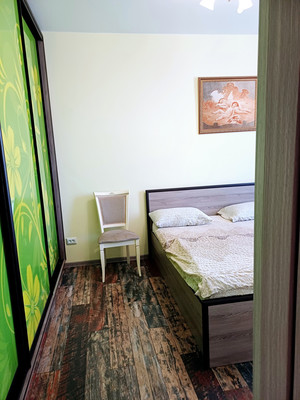 Продам двухкомнатную (2-комн.) квартиру, Крылова ул, 36, Симферополь г