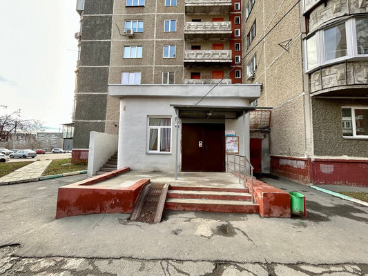 Продам трехкомнатную (3-комн.) квартиру, Победы ул, 380, Челябинск г