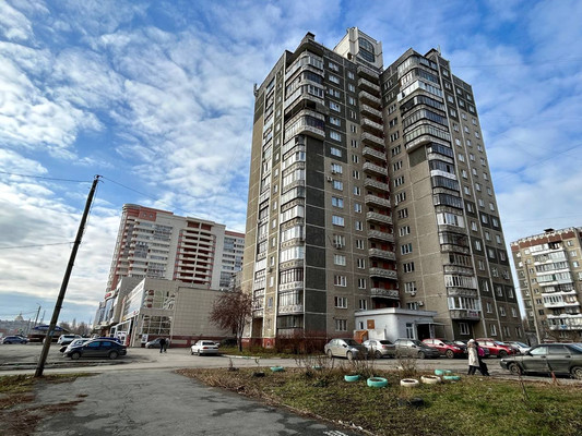 Продам трехкомнатную (3-комн.) квартиру, Победы ул, 380, Челябинск г