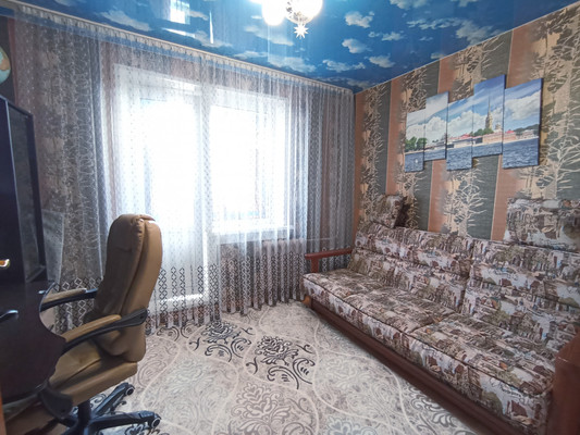 Продам трехкомнатную (3-комн.) квартиру, Д мкр, 14, Новомичуринск г