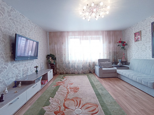 Продам трехкомнатную (3-комн.) квартиру, Д мкр, 14, Новомичуринск г