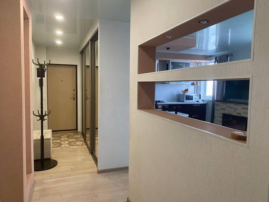 Продам трехкомнатную (3-комн.) квартиру, Ломоносова ул, 13, Нижний Тагил г