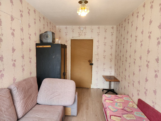 Продам комнату в 13-комн. квартире, Горняков пр-кт, 2В, Костомукша г