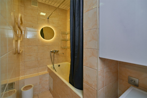 Продам двухкомнатную (2-комн.) квартиру, Лермонтова ул, 329, Иркутск г