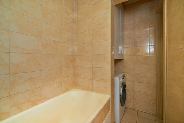 Продам двухкомнатную (2-комн.) квартиру, Лермонтова ул, 329, Иркутск г