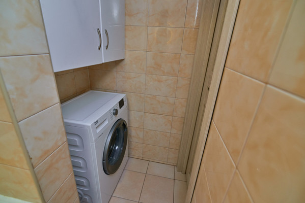 Продам двухкомнатную (2-комн.) квартиру, Лермонтова ул, 329, Иркутск г