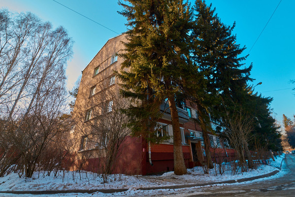 Продам двухкомнатную (2-комн.) квартиру, Лермонтова ул, 329, Иркутск г