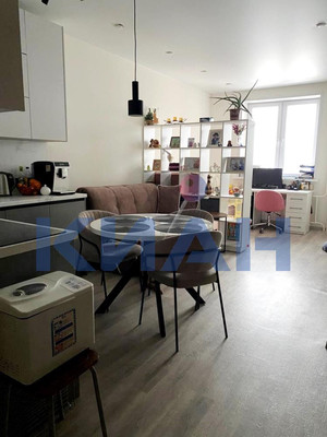 Продам двухкомнатную (2-комн.) квартиру, Турбинная ул, 6а, Красноярск г