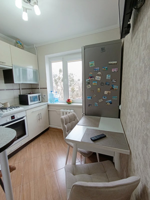 Продам трехкомнатную (3-комн.) квартиру, Чекистов ул, 88, Калининград г