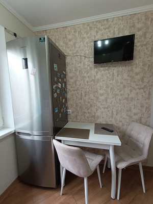 Продам трехкомнатную (3-комн.) квартиру, Чекистов ул, 88, Калининград г