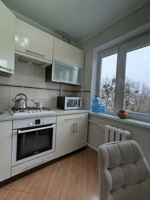 Продам трехкомнатную (3-комн.) квартиру, Чекистов ул, 88, Калининград г