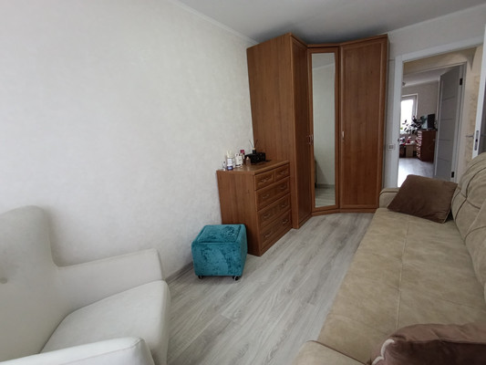 Продам трехкомнатную (3-комн.) квартиру, Чекистов ул, 88, Калининград г