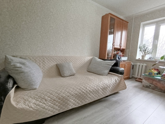Продам трехкомнатную (3-комн.) квартиру, Чекистов ул, 88, Калининград г