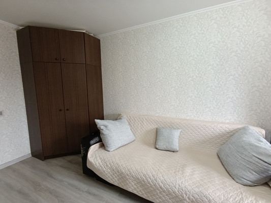 Продам трехкомнатную (3-комн.) квартиру, Чекистов ул, 88, Калининград г