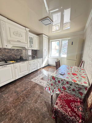 Продам трехкомнатную (3-комн.) квартиру, Молодежный пер, 6, Тырныауз г