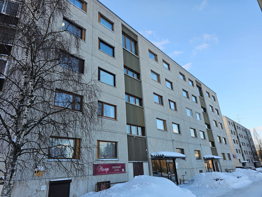 Продам трехкомнатную (3-комн.) квартиру, Ленина ул, 12, Костомукша г