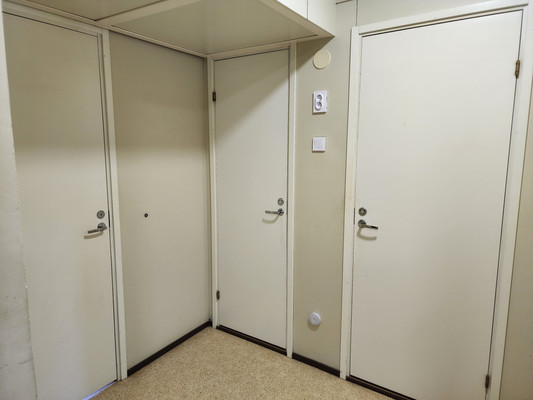 Продам трехкомнатную (3-комн.) квартиру, Ленина ул, 12, Костомукша г