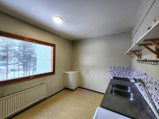 Продам трехкомнатную (3-комн.) квартиру, Ленина ул, 12, Костомукша г