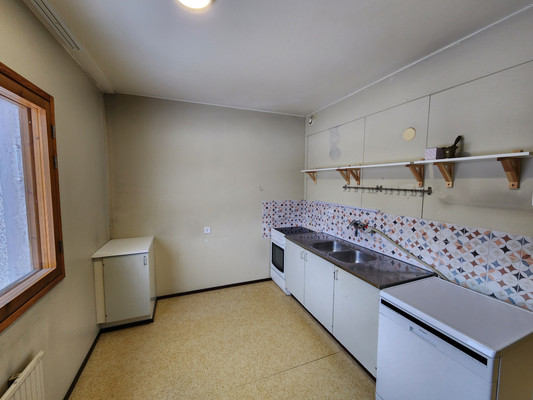 Продам трехкомнатную (3-комн.) квартиру, Ленина ул, 12, Костомукша г