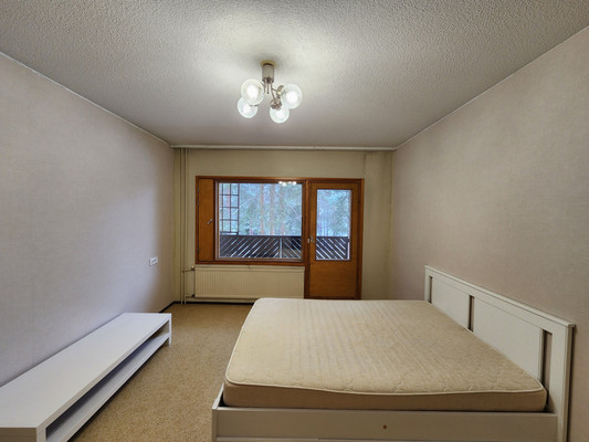 Продам трехкомнатную (3-комн.) квартиру, Ленина ул, 12, Костомукша г