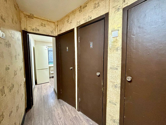 Продам трехкомнатную (3-комн.) квартиру, Народный б-р, 12к1, Рязань г