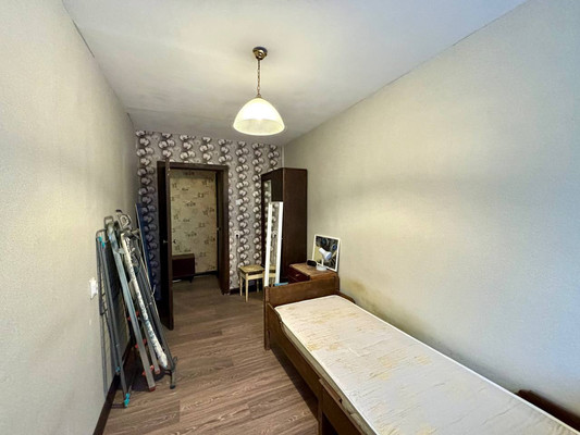 Продам трехкомнатную (3-комн.) квартиру, Народный б-р, 12к1, Рязань г