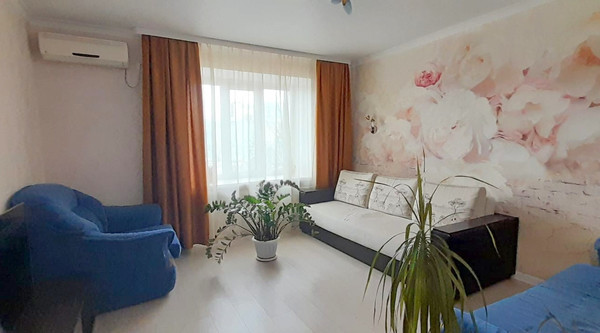 Продам двухкомнатную (2-комн.) квартиру, Северный массив мкр, 4, Батайск г