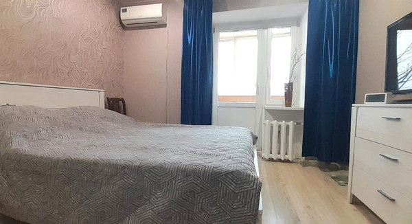 Продам двухкомнатную (2-комн.) квартиру, Северный массив мкр, 4, Батайск г