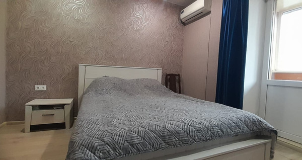 Продам двухкомнатную (2-комн.) квартиру, Северный массив мкр, 4, Батайск г