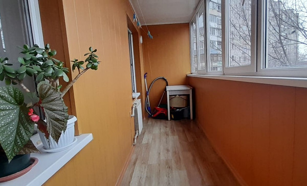 Продам двухкомнатную (2-комн.) квартиру, Северный массив мкр, 4, Батайск г