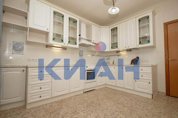 Продам двухкомнатную (2-комн.) квартиру, Академгородок ул, 10а, Красноярск г