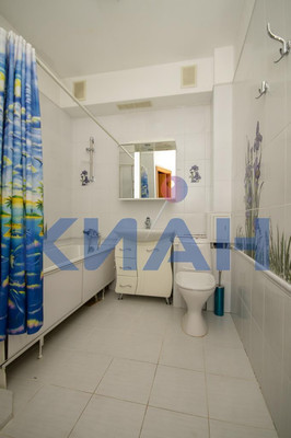 Продам двухкомнатную (2-комн.) квартиру, Академгородок ул, 10а, Красноярск г
