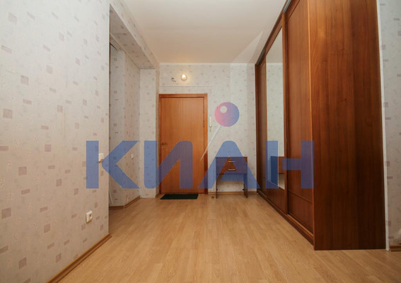 Продам двухкомнатную (2-комн.) квартиру, Академгородок ул, 10а, Красноярск г