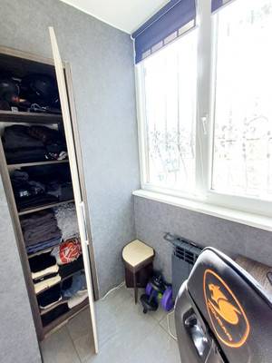 Продам трехкомнатную (3-комн.) квартиру, 60 лет Октября ул, 19, Симферополь г