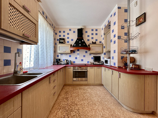 Продам трехкомнатную (3-комн.) квартиру, Авроры ул, 46, Восход пгт