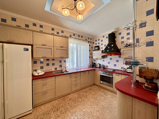 Продам трехкомнатную (3-комн.) квартиру, Авроры ул, 46, Восход пгт